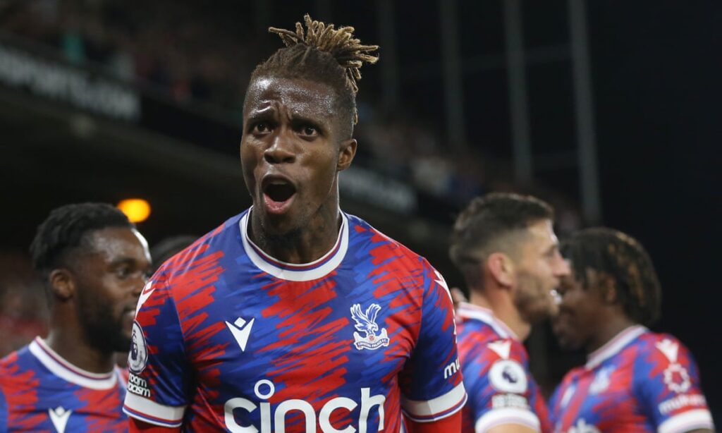 3131 PSG Napoli Hold Talks With Wilfried Zaha