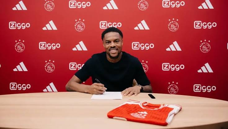 images 2023 08 16T194526.722 OFFICIAL: Ajax Announce the Signing of Chuba Akpom