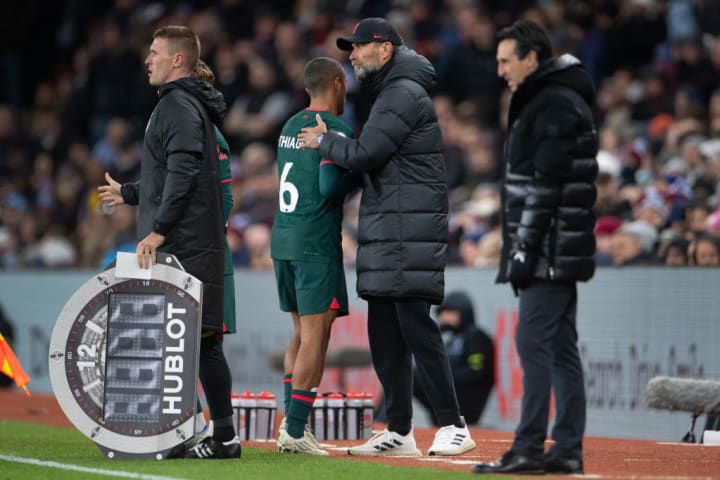 images GettyImages mmsport 90min en international web 01hbde9hyw0m3347znwn Liverpool's Dilemma with Thiago Alcantara's Future Contract and Performance Concerns