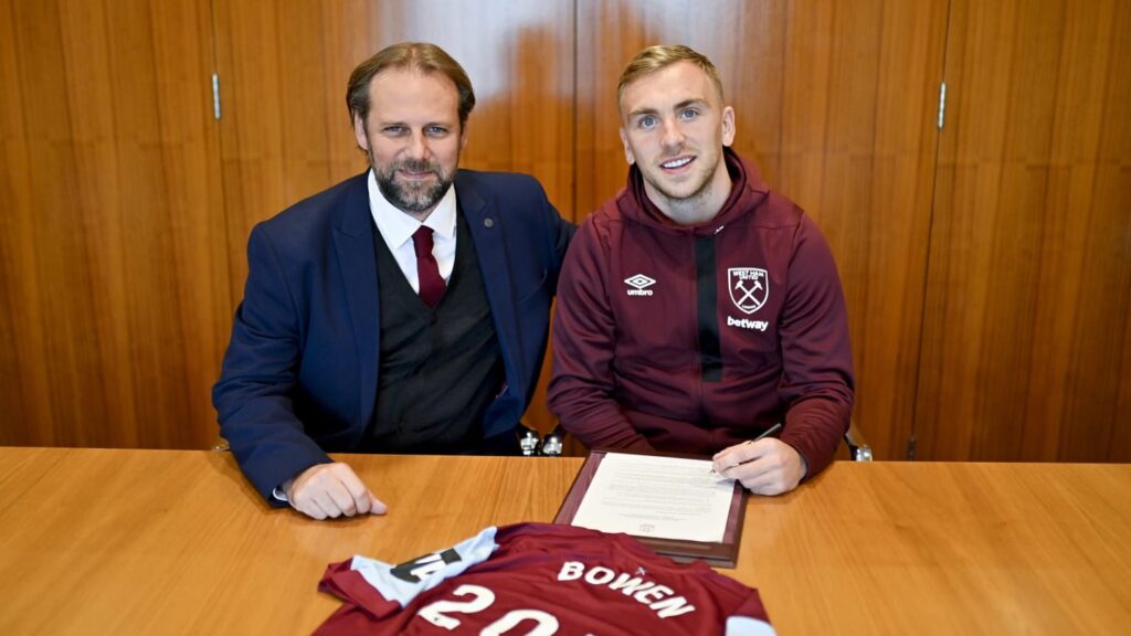 images GettyImages mmsport 90min en international web 01hc89czs17k8mtmry6g Jarrod Bowen Signs Contract Extension at West Ham