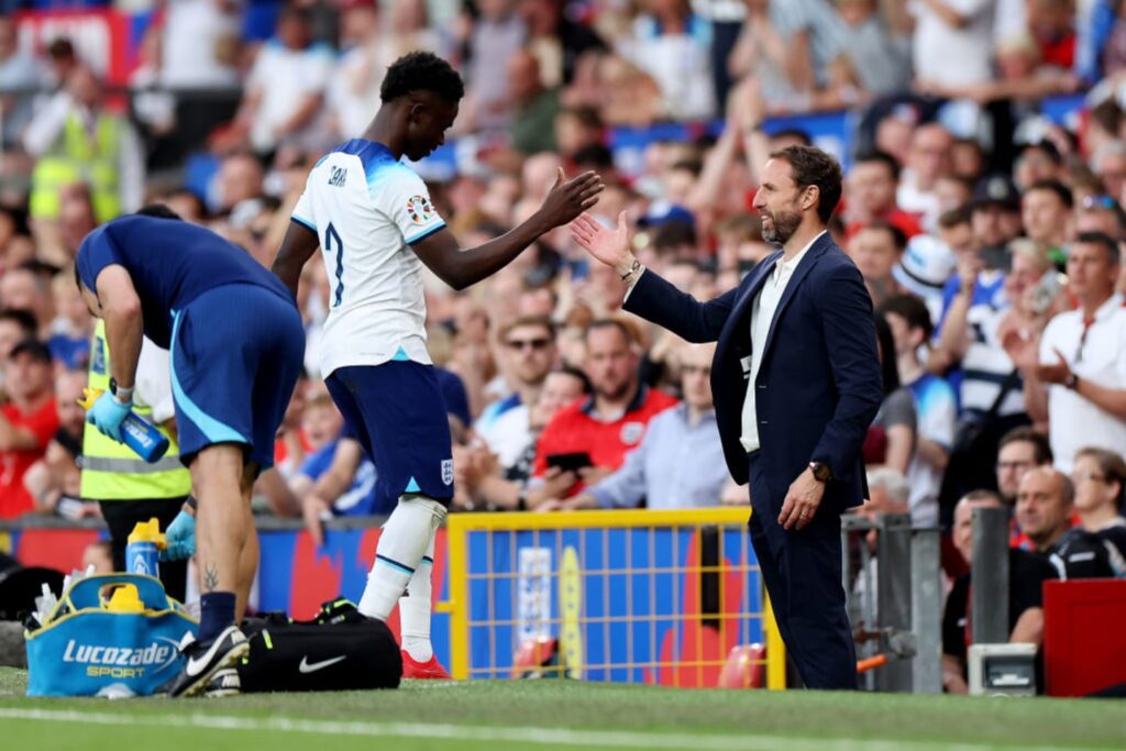 images GettyImages mmsport 90min en international web 01hc9s4v13bvxg3vwf3c Arsenal and England in Disagreement Over Bukayo Saka's Availability