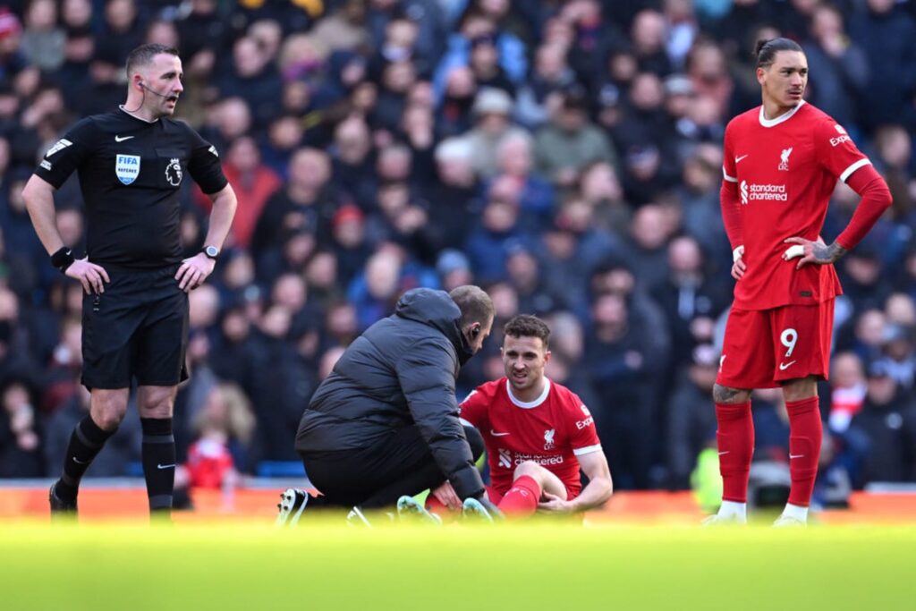 images GettyImages mmsport 90min en international web 01hg5m99rwargz943hd1 Liverpool Faces Injury Setback Ahead of Busy Schedule