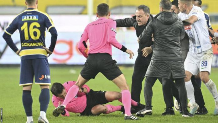 Turkey Lwague Turkish Leagues Put on Hold After Club President Assaults Referee