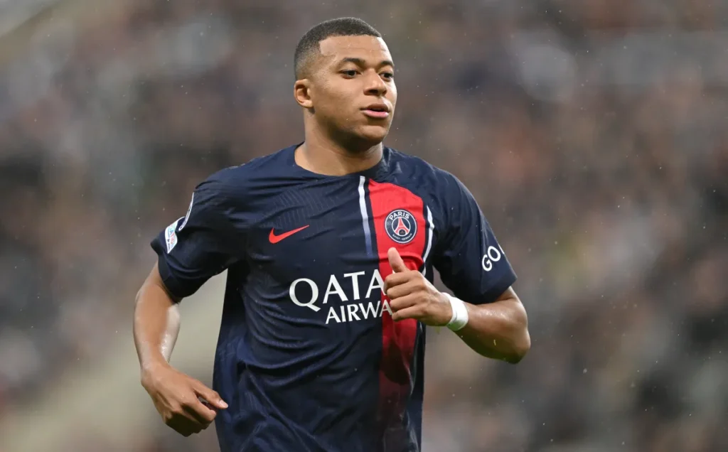 mbappe Transfer News Rumors: Bayern Munich Pursues €100m Move for Araujo; United Sets Sights on La Liga Striker