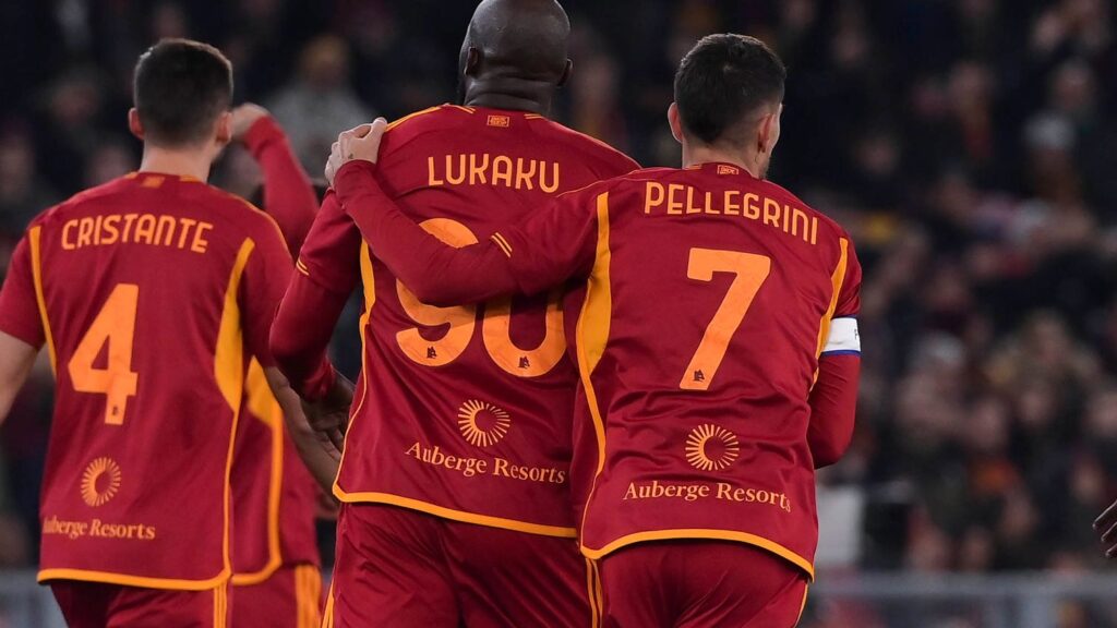 roma Pellegrini and Lukaku Propel Roma to Dominant 2-0 Victory Against Nine-Man Napoli