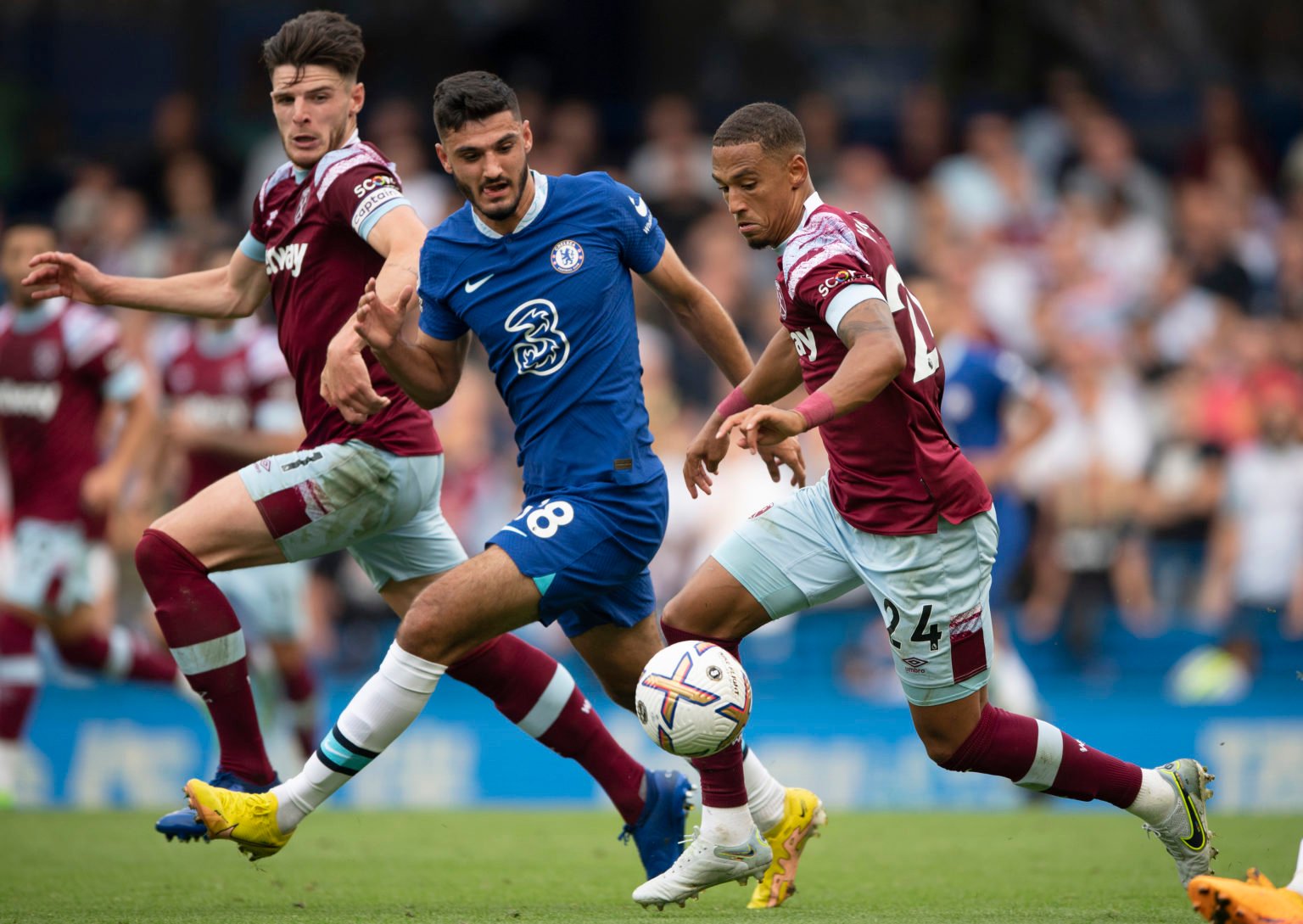 Thilo Kehrer of West Ham United and Armando Broja of Chelsea during the Premier League match between Chelsea FC and West Ham United at Stamford Bri...