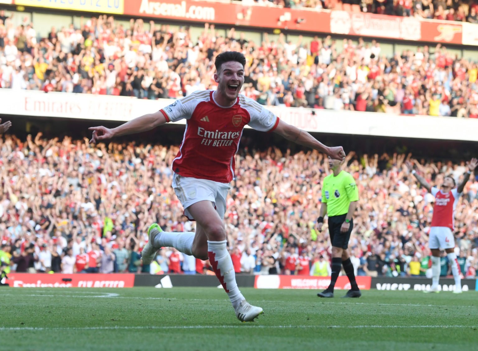 Declan Rice celebrates scoring the 2nd Arsenal goal during the Premier League match between Arsenal FC and Manchester United at Emirates Stadium on...