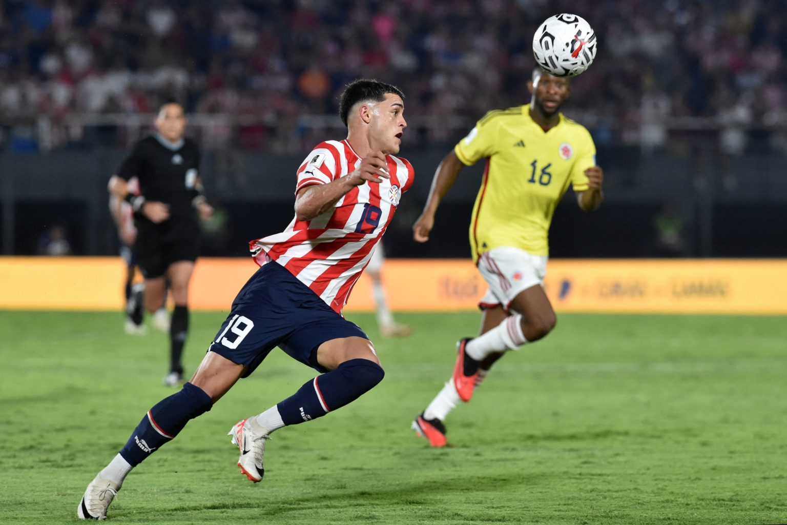 Paraguay's forward Ramon Sosa runs with the ball during the 2026 FIFA World Cup South American qualification football match between Paraguay and Co...