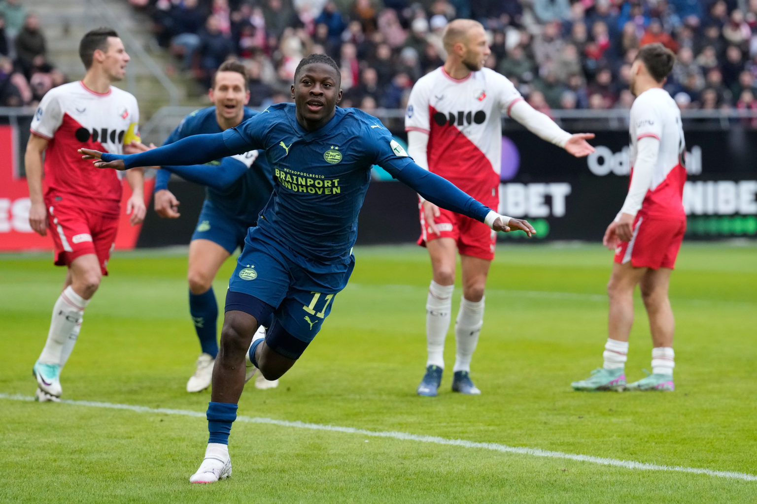 Johan Bakayoko of PSV celebrate his goal during the Dutch Eredivisie  match between FC Utrecht v PSV at the Stadium Galgenwaard on January 21, 2024...