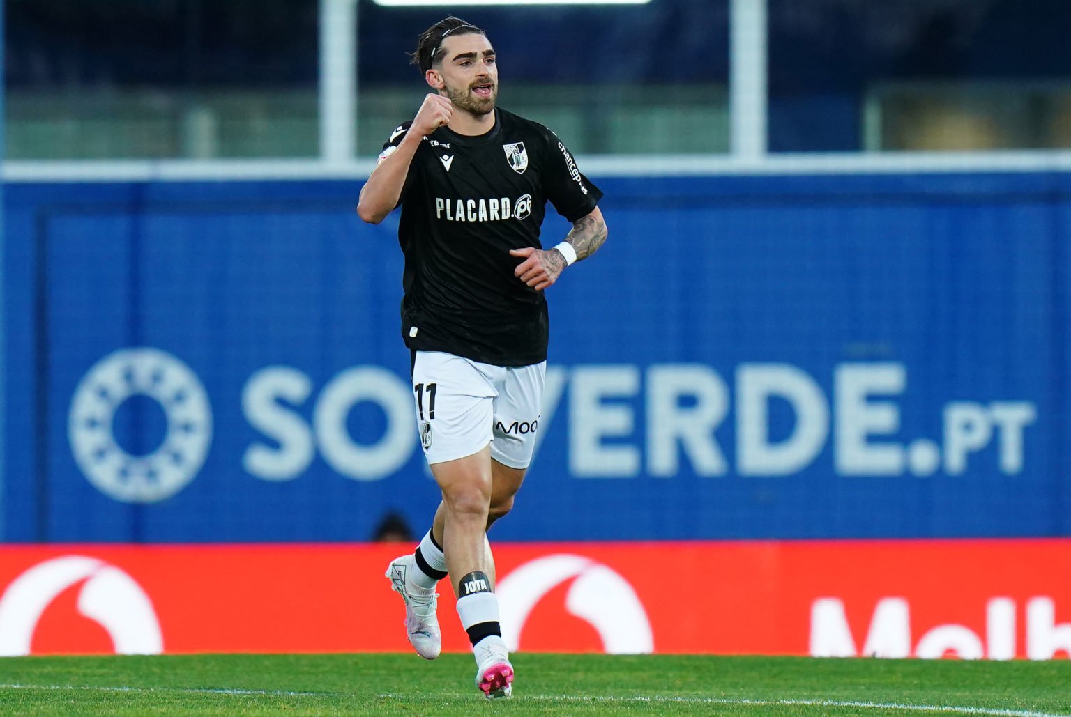 Jota Silva of Vitoria SC celebrates after scoring a goal during the Liga Portugal Betclic match between GD Estoril Praia and Vitoria Guimaraes at E...