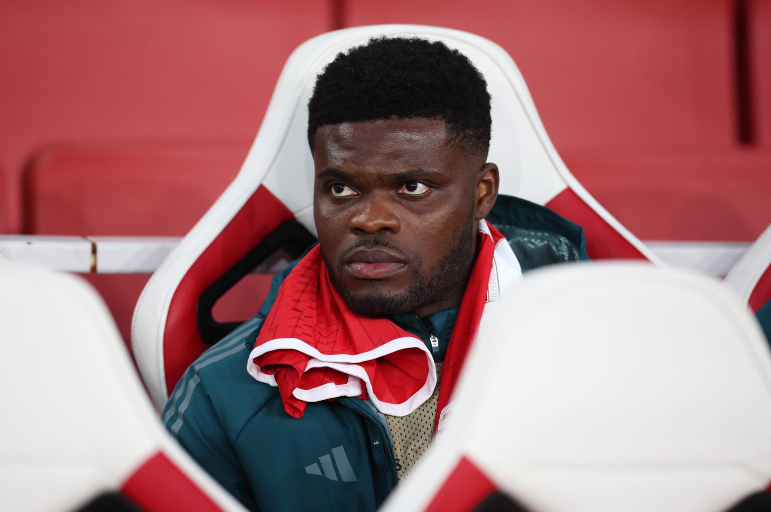 Thomas Partey of Arsenal on the bench before the UEFA Champions League quarter-final first leg match between Arsenal FC and FC Bayern München at Em...