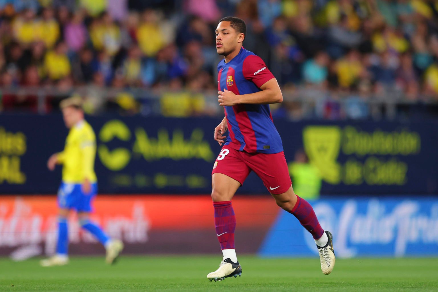 Vitor Roque of FC Barcelona looks on during the LaLiga EA Sports match between Cadiz CF and FC Barcelona at Estadio Nuevo Mirandilla on April 13, 2...