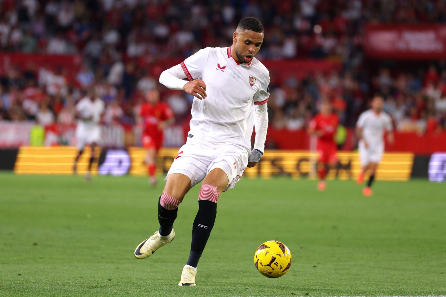 Youssef En-Nesyri of Sevilla FC in action during the LaLiga EA Sports match between Sevilla FC and RCD Mallorca at Estadio Ramon Sanchez Pizjuan on...