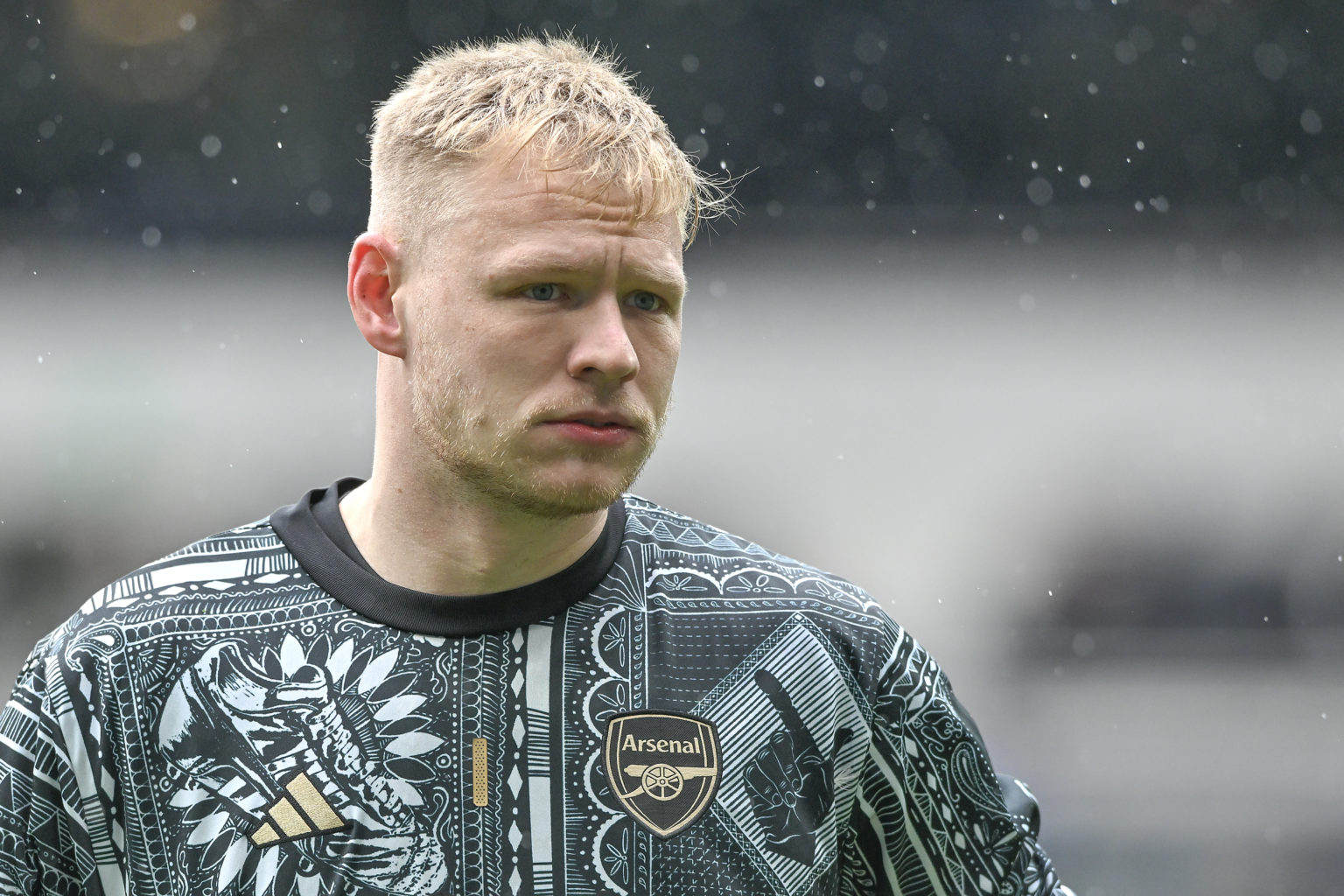 Aaron Ramsdale of Arsenal warms up before the Premier League match between Tottenham Hotspur and Arsenal FC at Tottenham Hotspur Stadium on April 2...