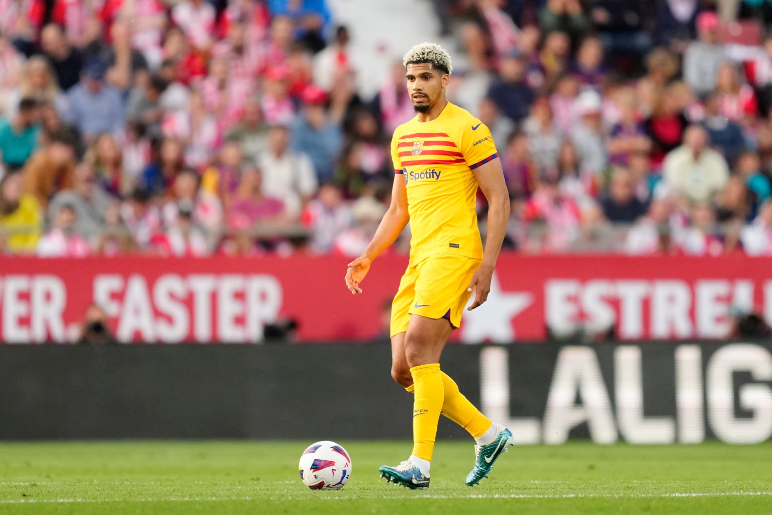 Ronald Araujo centre-back of Barcelona and Uruguay  during the LaLiga EA Sports match between Girona FC and FC Barcelona at Montilivi Stadium on Ma...