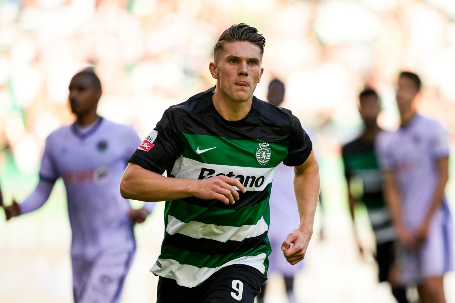 Viktor Gyokeres of Sporting celebrates his goal during the Liga Portugal Bwin match between Sporting CP and GD Chaves at Estadio Jose Alvalade on M...