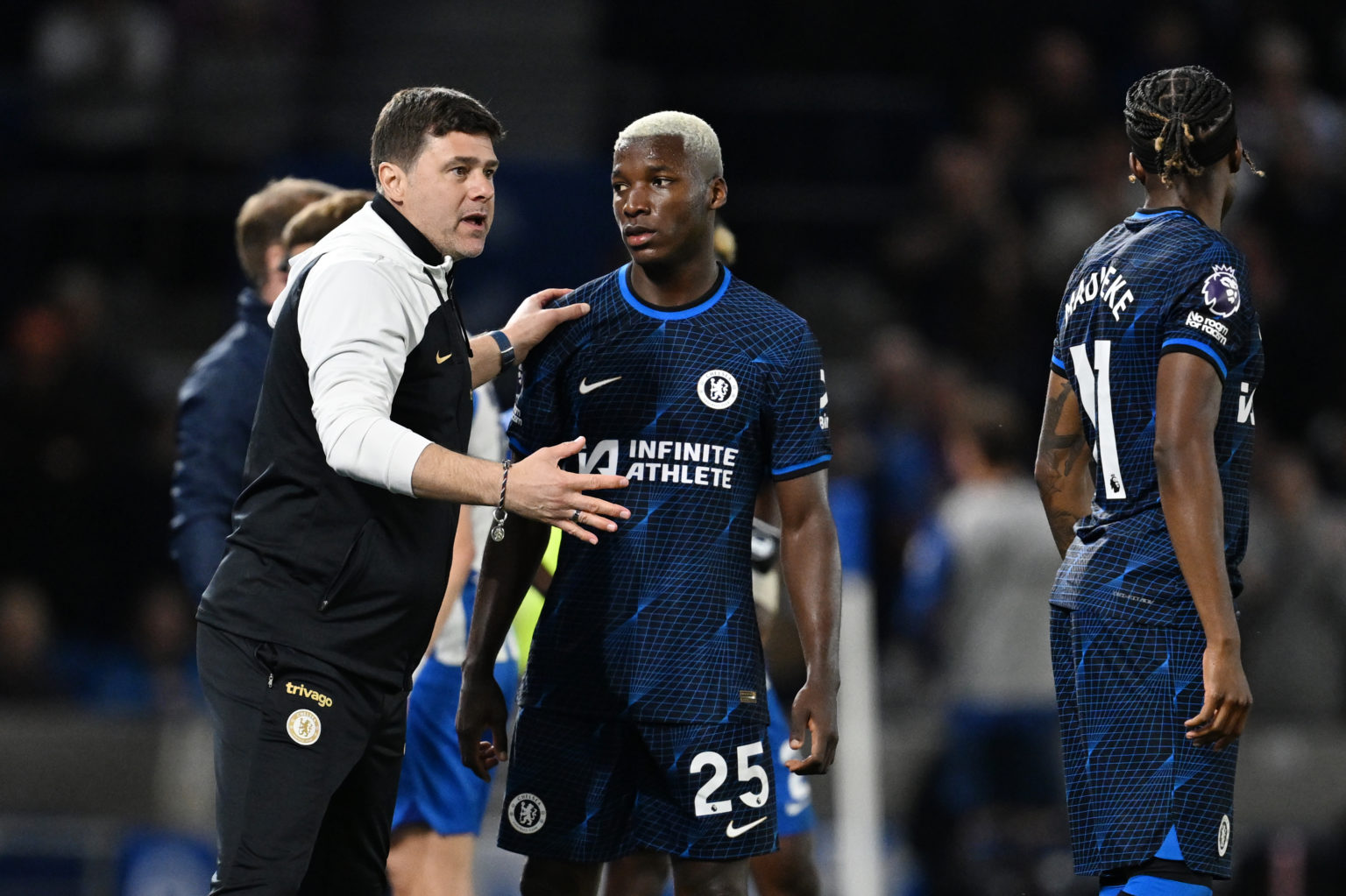 Mauricio Pochettino, Manager of Chelsea, gives instructions to Moises Caicedo of Chelsea during the Premier League match between Brighton & Hov...