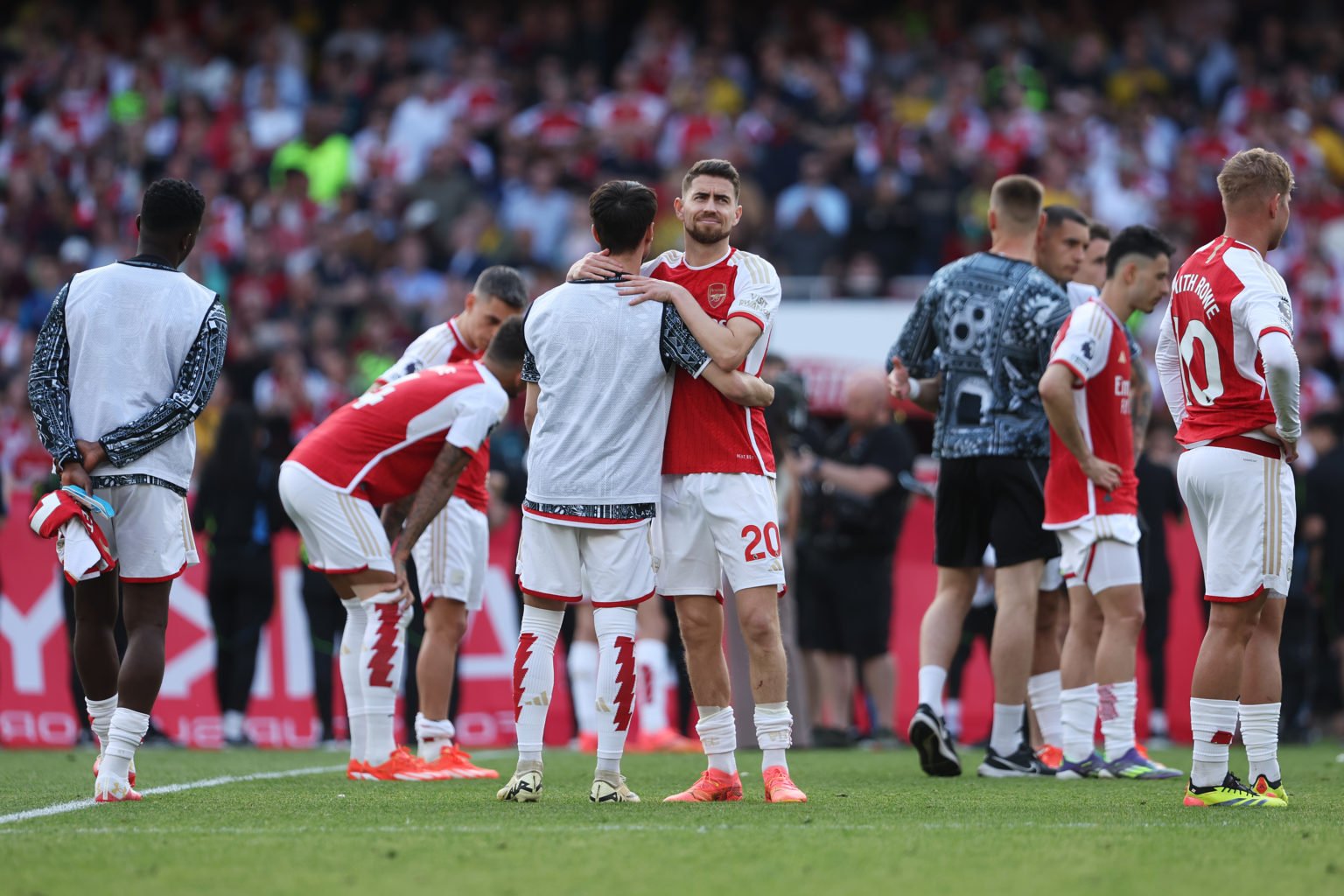 Jorginho of Arsenal looks dejected following the Premier League match between Arsenal FC and Everton FC at Emirates Stadium on May 19, 2024 in Lond...