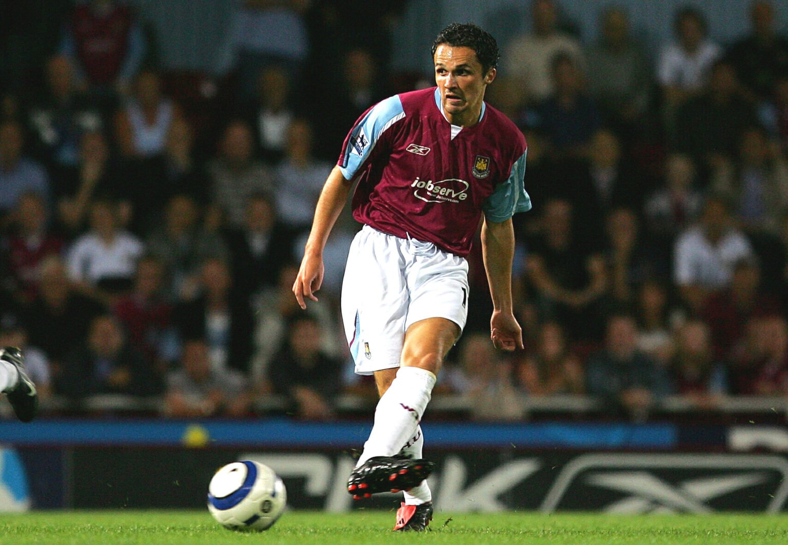 Matthew Etherington (West Ham).