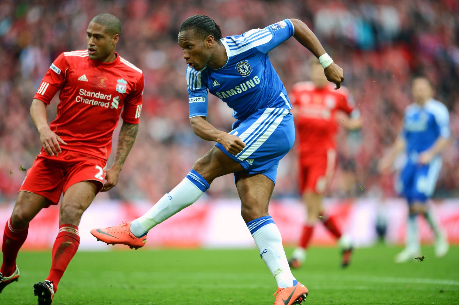 Didier Drogba of Chelsea scores the 2nd goal during the FA Cup Final with Budweiser between Liverpool and Chelsea at Wembley Stadium on May 5, 2012...