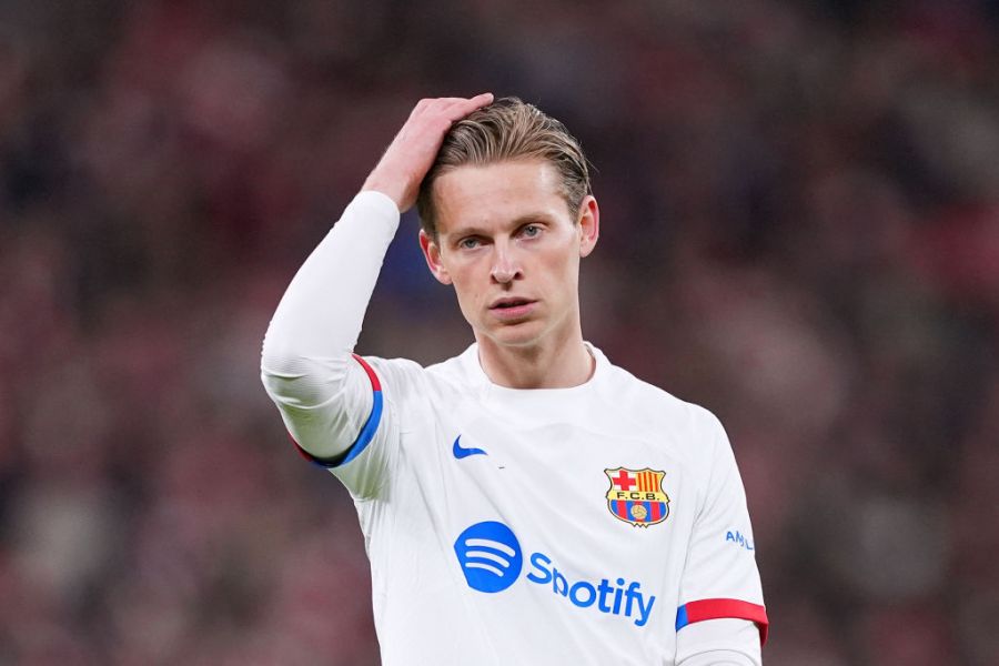 DE JONG 3 900x600 1 Ronald Koeman makes Barcelona criticism over Frenkie de Jong injury