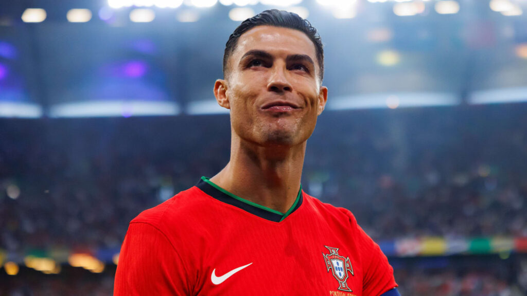 01j6w8fawy5dy3dnj2dz Cristiano Ronaldo responds to international retirement rumours