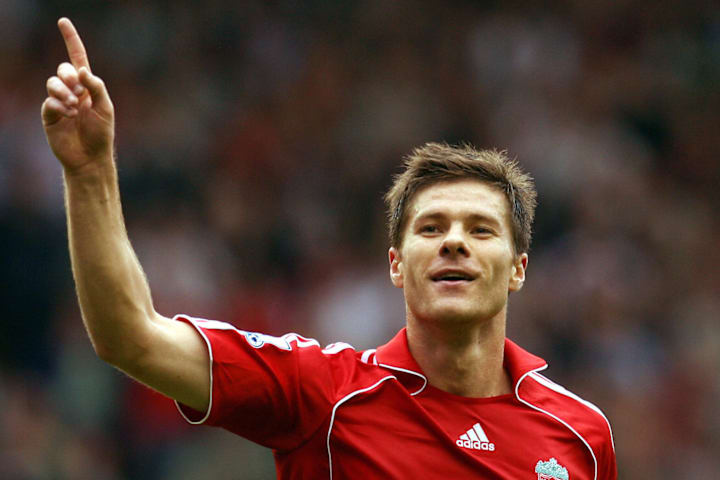 Liverpool's Xabi Alonso celebrates scori