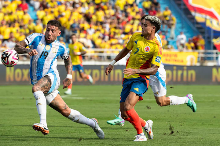 Nicolas Otamendi, Luis Diaz