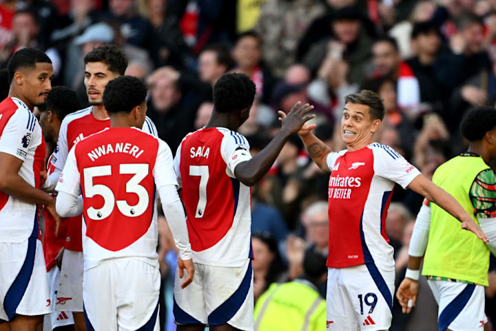 Leandro Trossard, Bukayo Saka