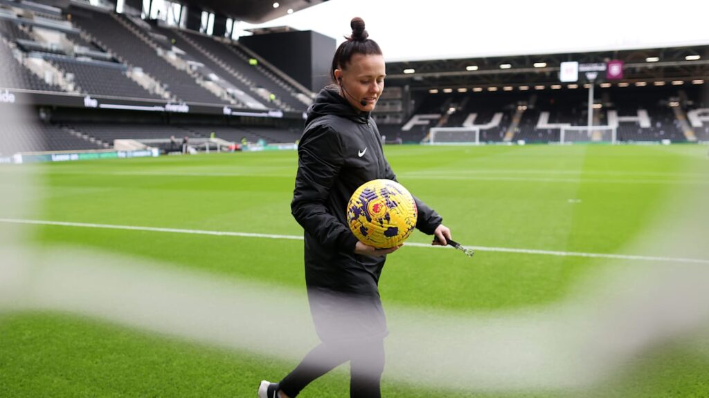 01jb9ejdr5xcxntb479h Does the women's game need goal-line technology?