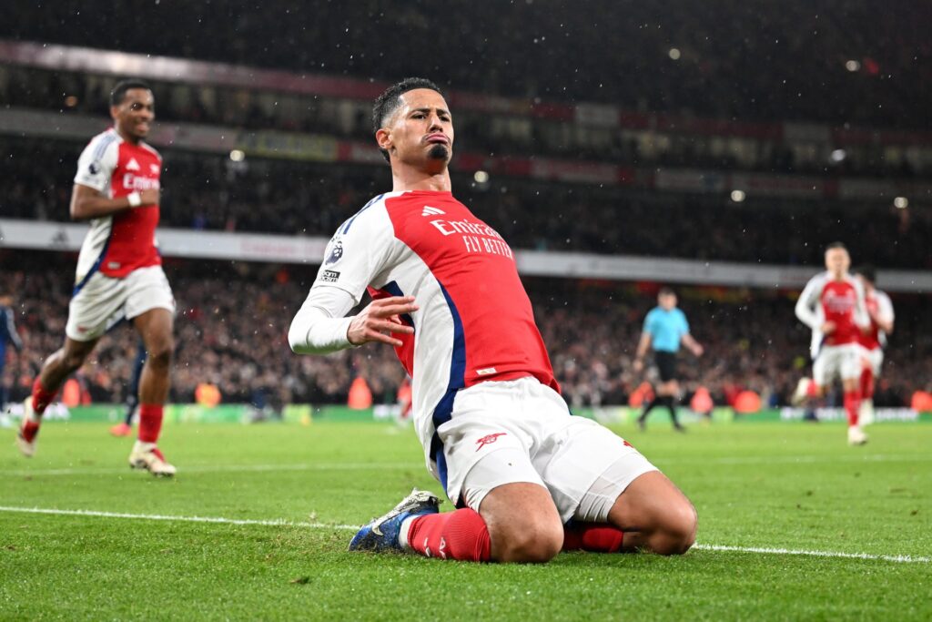 GettyImages 2188270988 scaled Arsenal fans are making the same point about William Saliba after win over Manchester United